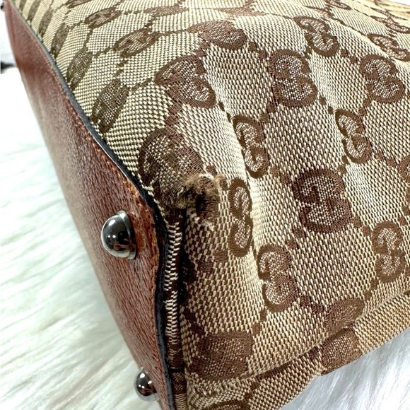 ๐Gucci Monogram Shoulder Bagโ Excellent Pre-Lovedโจ๐ - Picture 9 of 17